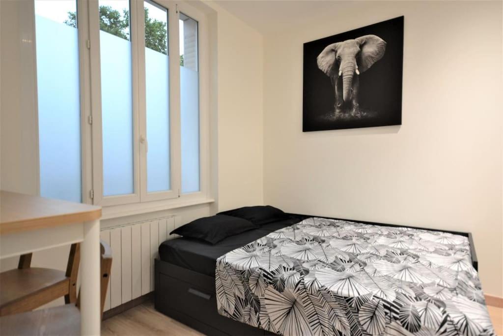 Studio En Residence Privee A 维勒班 外观 照片